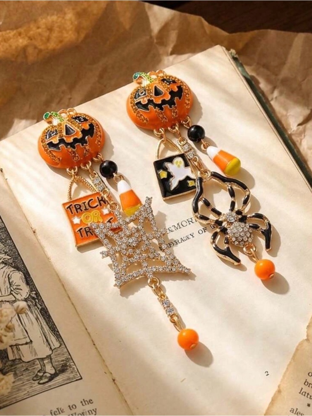 🎃🎃🎃BOGOHO🎃🎃🎃Halloween Pumpkin & Spider Dangle Earrings in Orange